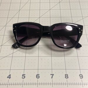 Classic Plastic Sunglass